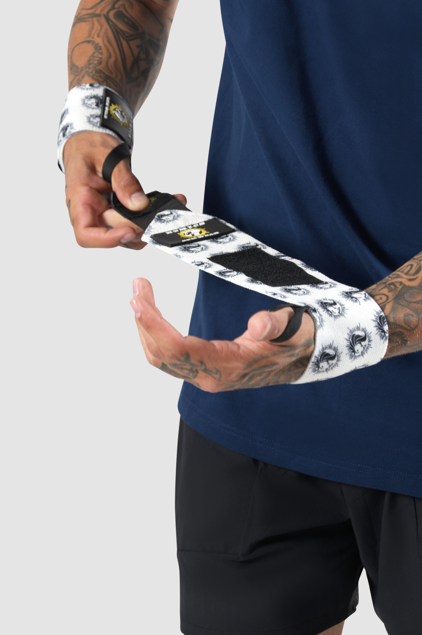 ethicsgymwear-heren-dames-wristband-polsbescherming-zwart-wit(3) Wrist Wraps van Ethics Gym Wear